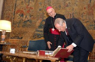 Incontro con Tarcisio Bertone, nuovo Arcivescovo di Genova