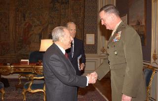 Incontro con James Jones, nuovo Comandante Supremo delle Forze Alleate in Europa - SACEUR, accompagnato da Rolando Mosca Moschini, Capo di Stato Maggiore della Difesa