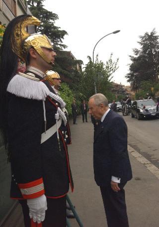 Deposizione di due corone di fiori, da parte del Presidente della Repubblica, in Via Caetani ed in Via Fani, nel venticinquesimo anniversario dell'uccisione dell'On. Aldo Moro