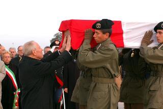 Accoglienza della salma del Caporale dell'Esercito Pietro Petrucci, deceduto a Nassiriya in Iraq, Aeroporto di Ciampino