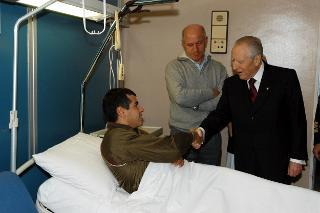 Visita del Presidente Ciampi ai militari italiani feriti in Iraq a Nassiriya, Roma, Ospedale Militare del Celio