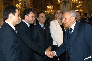 Incontro del Presidente della Repubblica con i vincitori ed i promotori del &quot;Premio Cronista 2003&quot;