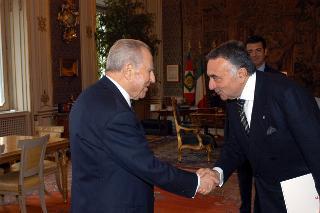 Incontro con il Cav. Lav. Dott. Giuseppe Marra, Direttore dell'Adn Kronos, per presentare il nuovo "Libro dei Fatti 2004"