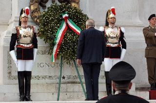Deposizione di una corona di alloro in occasione della Festa Nazionale della Repubblica, Roma, Altare della Patria