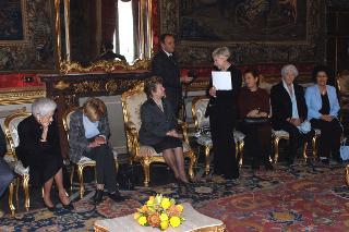 La signora Franca Pilla Ciampi incontra un gruppo di donne del Comitato di sostegno alla Campagna &quot;Stop OGM&quot;, Palazzo del Quirinale
