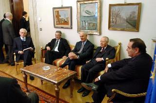 Intervento del Presidente della Repubblica, in forma ufficiale, alla presentazione della Relazione per l'anno 2003 della Commissione di garanzia per l'attuazione della legge sullo sciopero nei servizi pubblici essenziali, Roma, Palazzo Montecitorio, Sala della Lupa