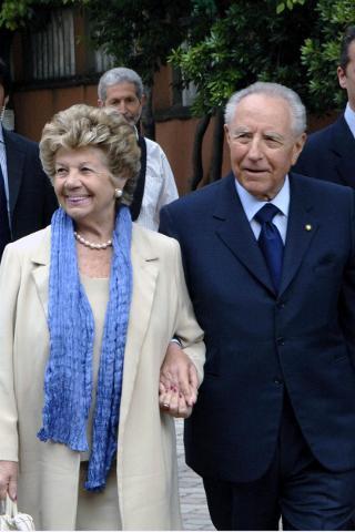 Il Presidente Carlo Azeglio Ciampi e la moglie Franca al Seggio Elettorale, Roma