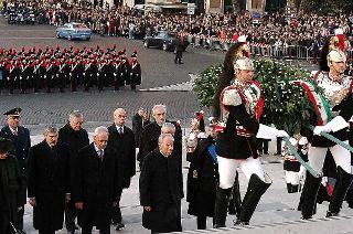 Deposizione di una corona d'alloro da parte del Presidente della Repubblica all'Altare della Patria in occasione della Giorno del Ricordo