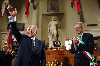 Consegna al Presidente della Repubblica Carlo Azeglio Ciampi dell'atto recante la cittadinanza di Roma, Roma, Campidoglio