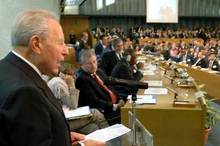 Intervento del Presidente della Repubblica alla cerimonia celebrativa del 60° anniversario di fondazione della FAO, Roma, Palazzo della FAO