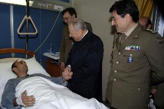 Visita ai militari sopravvissuti all'attentato a Kabul in Afghanistan, ricoverati nel Policlinico Militare di Roma