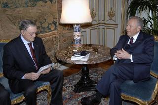 Incontro con il Dott. Paolo Terribile, Presidente del Club Distretti Italiani, per presentare la "Guida ai Distretti Italiani 2005-2006", Palazzo del Quirinale