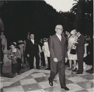 Ricevimento offerto dal Presidente Gronchi alle Alte Cariche dello Stato per la Festa Nazionale della Repubblica nei Giardini del Quirinale