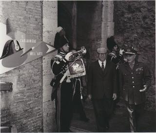 Intervento del Presidente Gronchi all'inaugurazione della Mostra "Il Carabiniere nell'arte", Roma, Castel Sant'Angelo