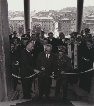 Intervento del Presidente Gronchi all'inaugurazione della Mostra "Il Carabiniere nell'arte", Roma, Castel Sant'Angelo