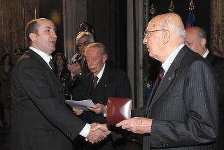 Il Presidente Giorgio Napolitano con Antonio Albanese, in occasione della celebrazione della Giornata dello Spettacolo