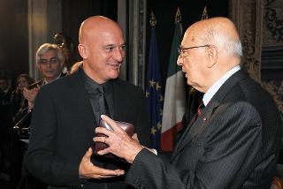 Il Presidente Giorgio Napolitano con Claudio Bisio, in occasione della celebrazione della Giornata dello Spettacolo