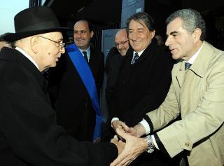 Il Presidente Napolitano accolto alla stazione Termini dall'Amministratore delegato di Ferrovie dello Stato, Mauro Moretti, e dal Presidente del Gruppo, Innocenzo Cipolletta