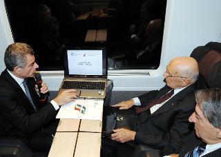 Il Presidente Napolitano a bordo del treno Frecciarossa con Mauro Moretti e Innocenzo Cipolletta