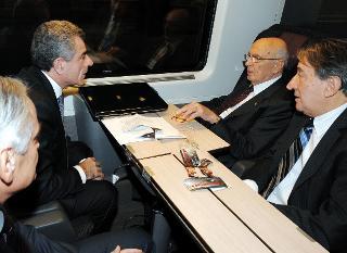 Il Presidente Napolitano a bordo del treno Frecciarossa accompagnato da Innocenzo Cipolletta e da Mauro Moretti