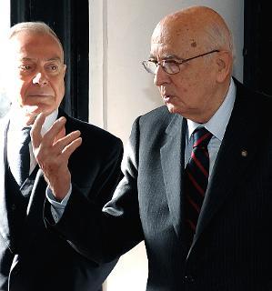 Il Presidente della Repubblica Napolitano con il Sottosegretario di Stato Gianni Letta alla cerimonia in ricordo di Maurizio Valenzi