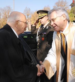 Il Presidente Giorgio Napolitano al suo arrivo all'Università di Ankara accolto dal Rettore Cemal Talug