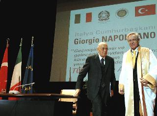 Il Presidente Giorgio Napolitano con il Rettore dell'Università al termine del suo intervento