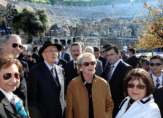 Il Presidente Giorgio Napolitano con la moglie Signora Clio, durante la visita alla zona archeologica di Efeso
