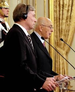 I Presidenti della Repubblica Italiana e della Repubblica Federale di Germania, Napolitano e Kohler durante la dichiarazione congiunta