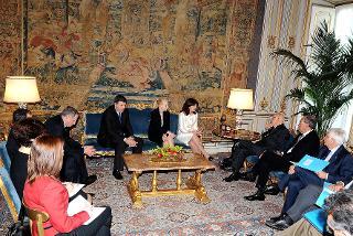 Il Presidente Giorgio Napolitano con la Signora Josephina Topalli, Presidente del Parlamento della Repubblica Albanese durante i colloqui