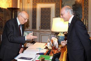 Il Presidente Giorgio Napolitano accoglie Guido Walter La Tella, nuovo Ambasciatore a Buenos Aires