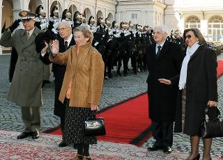 Il Presidente della Repubblica Giorgio Napolitano e la moglie Clio salutano la coppia presidenziale Vietnamita a conclusione della visita di Stato