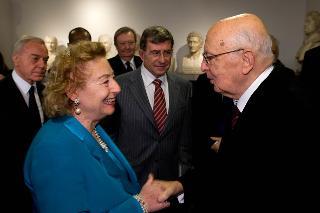 Il Presidente Giorgio Napolitano con Elettra Marconi in occasione dell'intervento al Convegno organizzato dalla Fondazione Bordoni per il 100° anniversario del conferimento del Premio Nobel a Guglielmo Marconi.