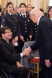 Il Presidente Giorgio Napolitano saluta il Presidente del Comitato Paralimpico Luca Pancalli al termine dell'incontro con una rappresentanza di atleti italiani &quot;Campioni del Mondo 2009&quot;