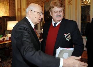 Il Presidente Giorgio Napolitano accoglie l'On. Elmar Brok al Quirinale