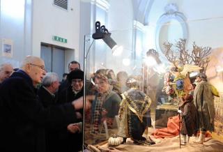 Il Presidente Giorgio Napolitano visita la mostra di arte presepiale organizzata dall'associazione presepistica napoletana