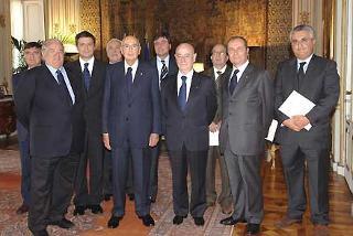 Il Presidente Giorgio Napolitano con una rappresentanza della Confederazione Italiana Dirigenti e Alte Professionalità in occasione del 60° anniversario di costituzione