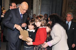 Il Presidente Giorgio Napolitano in occasione del &quot;Giorno della Memoria&quot; premia le scuole vincitrici del concorso &quot; I giovani ricordano la Shoah&quot;.