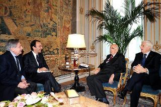 Il Presidente Giorgio Napolitano con Stefano Parisi e Alberto Calcagno, rispettivamente Amministratore Delegato e Direttore generale di Fastweb, in occasione della presentazione del volume "Fastweb 1999-2009 - Storia di un'impresa innovativa", realizzato per il 10° anniversario di fondazione dell'azienda