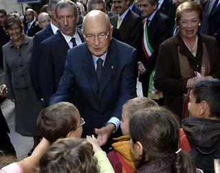 Il Presidente Giorgio Napolitano con la moglie Clio all'uscita dal Museo Egizio.