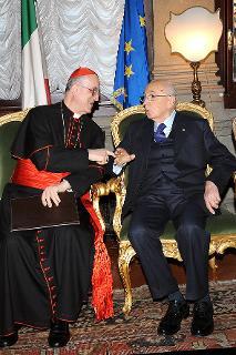 Il Presidente Giorgio Napolitano con il Segretario di Stato Vaticano, S. Eminenza il Cardinale Tarcisio Bertone, all'Ambasciata d'Italia presso la Santa Sede