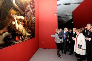 Il Presidente Giorgio Napolitano nel corso della visita alla mostra su Caravaggio allestita alle Scuderie del Quirinale