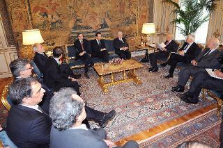 Il Presidente Giorgio Napolitano con una delegazione della Commissione Parlamentare per l'indirizzo generale e la vigilanza dei servizi radiotelevisivi.
