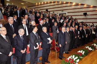 Il Presidente Giorgio Napolitano alla cerimonia inaugurale per le celebrazioni dei 150 anni dell'Unità d'italia, durante l'Inno Nazionale