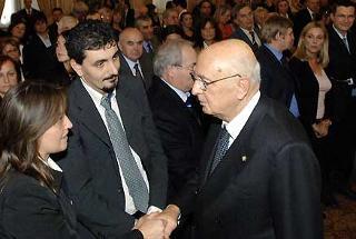 Il Presidente Giorgio Napolitano si intrattiene con i genitori di Angela Celentano in occasione dell'incontro con l'Associazione Penelope