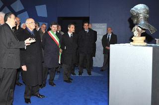 Il Presidente Giorgio Napolitano nel corso della visita della Mostra &quot;L'Età della conquista. Il fascino dell'arte greca a Roma&quot;