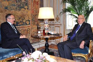 Il Presidente Giorgio Napolitano con l'Avvocato Generale dello Stato, Oscar Fiumara, in visita di congedo