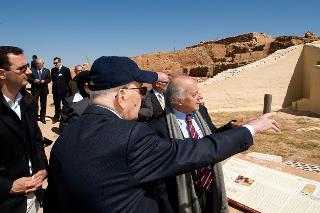 Il Presidente Giorgio Napolitano con il Presidente della Repubblica Araba Siriana Bashar al-Assad nel corso della visita al sito archeologico di Ebla, illustrata dal Prof. Paolo Matthiae