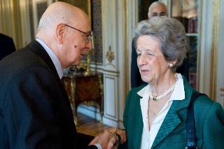 Il Presidente Giorgio Napolitano accoglie la signora Bianca Berizzi, vedova del giudice Guido Galli