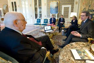 Il Presidente Giorgio Napolitano nel corso dell'incontro con i vertici di Olivetti e Telecom Italia per la presentazione della nuova gamma di Notebook Olivetti
